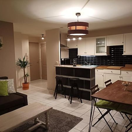 Ecully, Appartement Au Calme De 50M². Kültér fotó