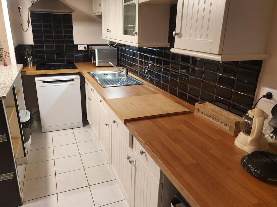 Ecully, Appartement Au Calme De 50M². Kültér fotó